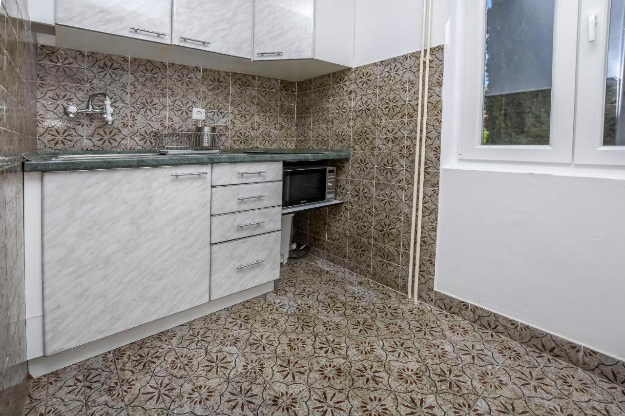 פרימוסטן Apartments Dajana מראה חיצוני תמונה