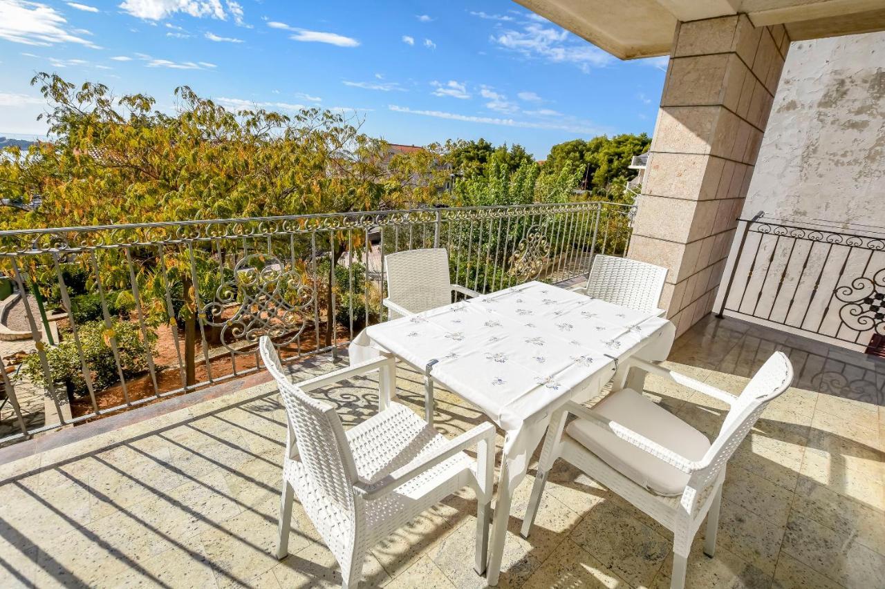 פרימוסטן Apartments Dajana מראה חיצוני תמונה